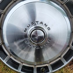 71 -73 Mustang Hub Cap