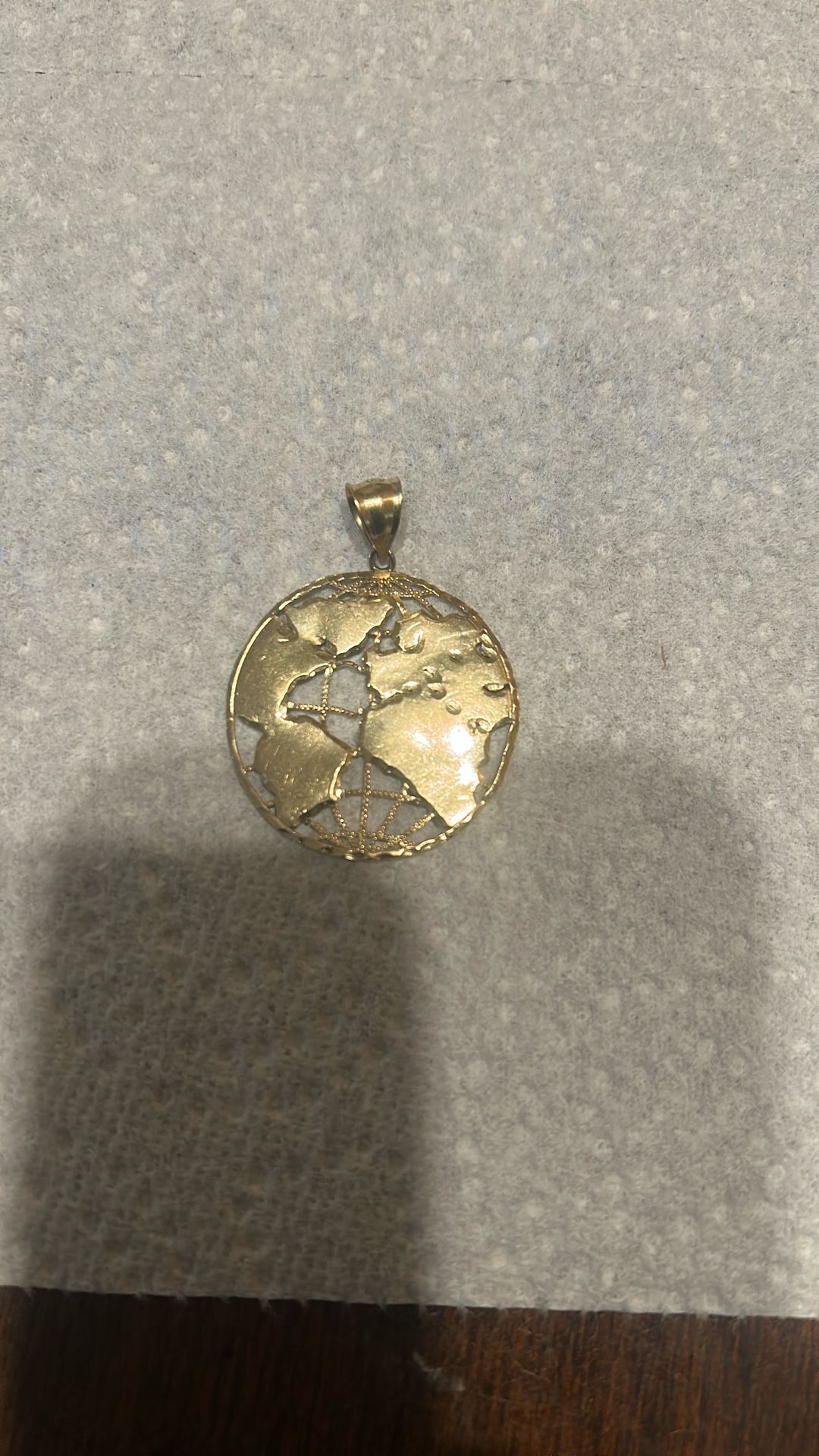 Globe Pendant (3.2) Grams 