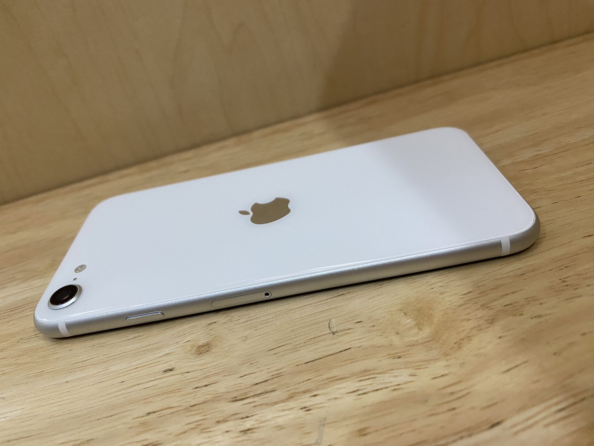 Apple IPhone SE 128GB White Factory Unlocked/ Liberado De Compania