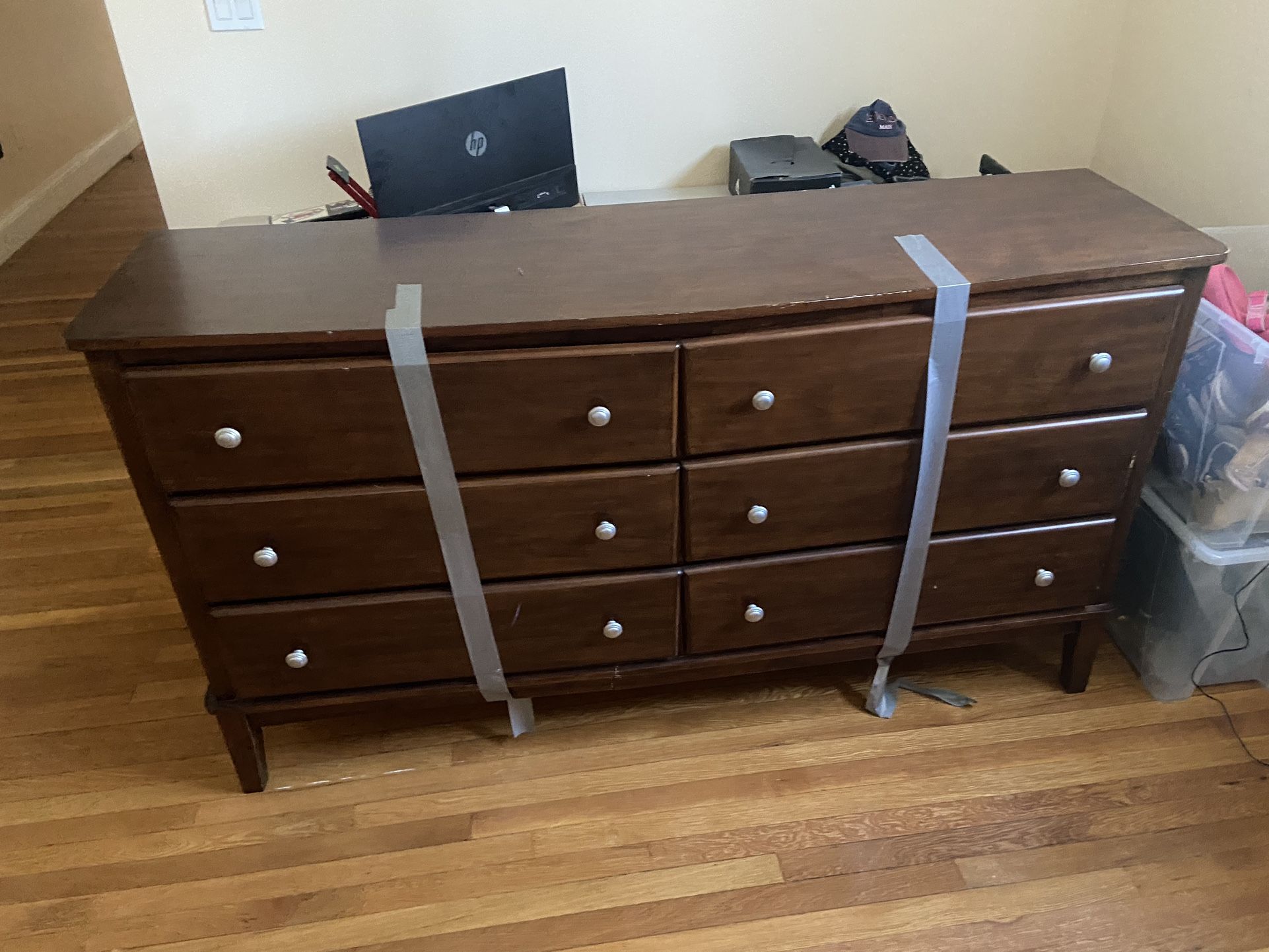 $45 Dresser, Come Pick It Up Today ! 