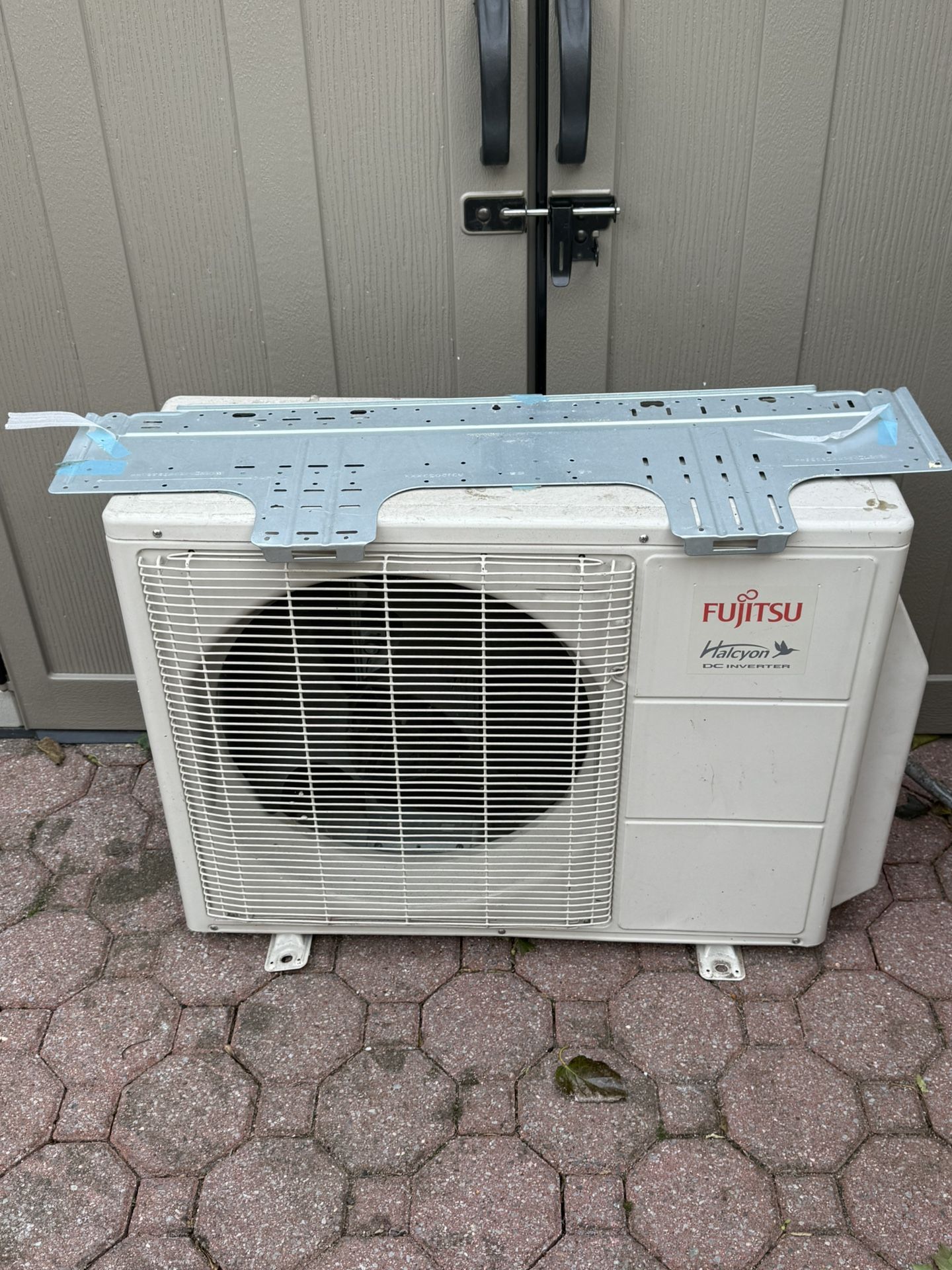 Fujitsu 24000 BTU Mini Split Air Conditioner Heat System
