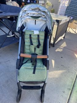Zoe Light Weight Stroller 