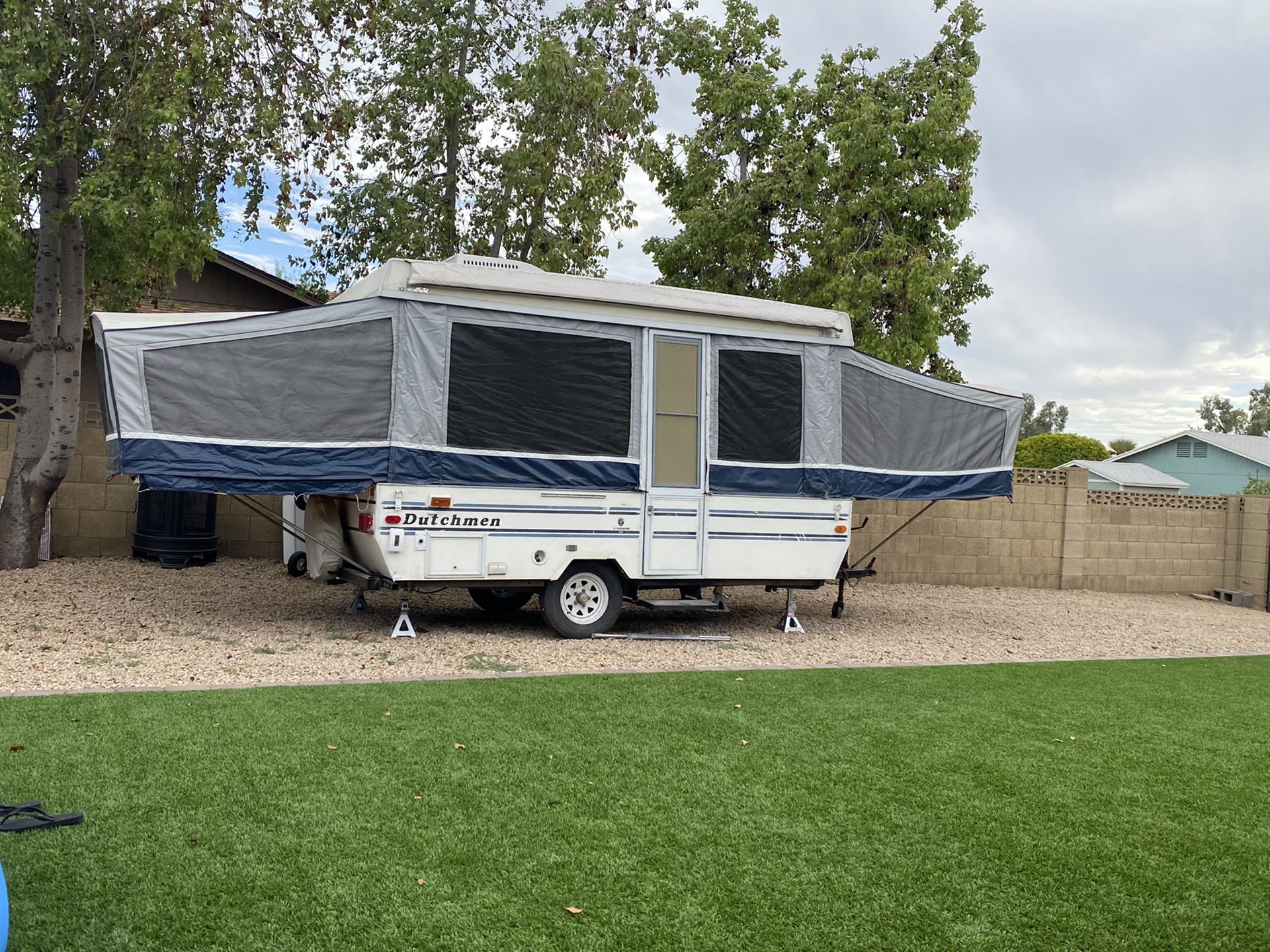 1996 Dutchmen Pop up Camper