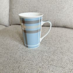 BIA Cordon Bleu Gift Plaid Metallic Coffee or Tea Mug. 14 oz. Set of 4. Based in California BIA Cordon Bleu has been crafting superb porcelain dinnerw