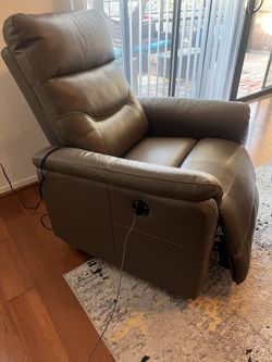 Gray Leather Automatic Recliner 