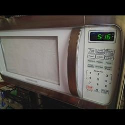Moving Sale Microwave 