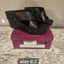 Womens Size 8.5 Wedge Sandal
