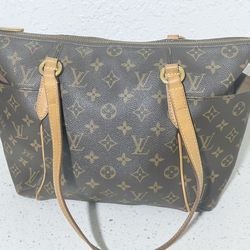 LV Authentic Totally Tote