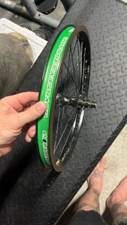 Tree bicycles black RSD back wheel