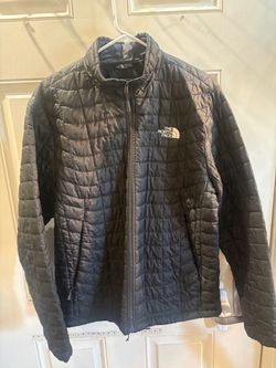 The North Face Men’s medium Black Thermoball Eco Insulated Quilter Puffer Jacket