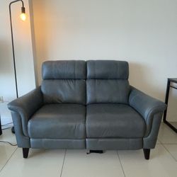 Cindy Crawford Home Reclining Leather Chair Loveseat Sofa - Like New!