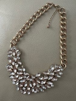 Beautiful vintage gold and rhinestone statement necklace