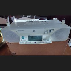 GE Under Cabinet AM/FM Stereo/CD