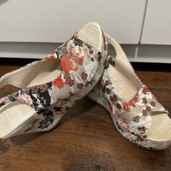 Dress Shoes- Size 7-new