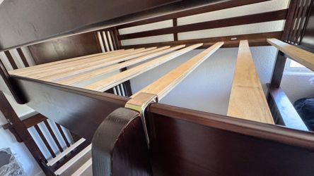 Bunk bed, 90% new.