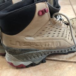 LA Sportiva Hiking Boots W8
