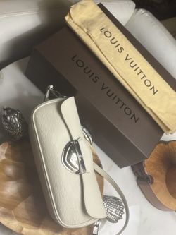 Louis Vuitton Pochette Montaigne Ivory Epi Leather Bag