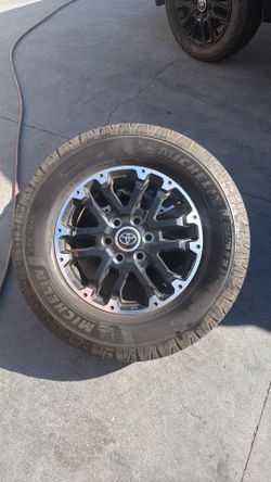 2022  Toyota Tundra SR5 rims