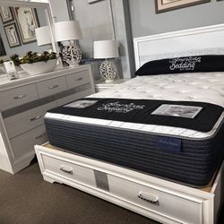 Stunning White Bedroom Set! $1199 🤍⭐️