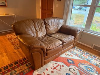 Beautiful vintage leather loveseat / sofa