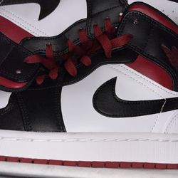 Nike Air Jordan 1 Mid Gym Red Black Toe White size 10