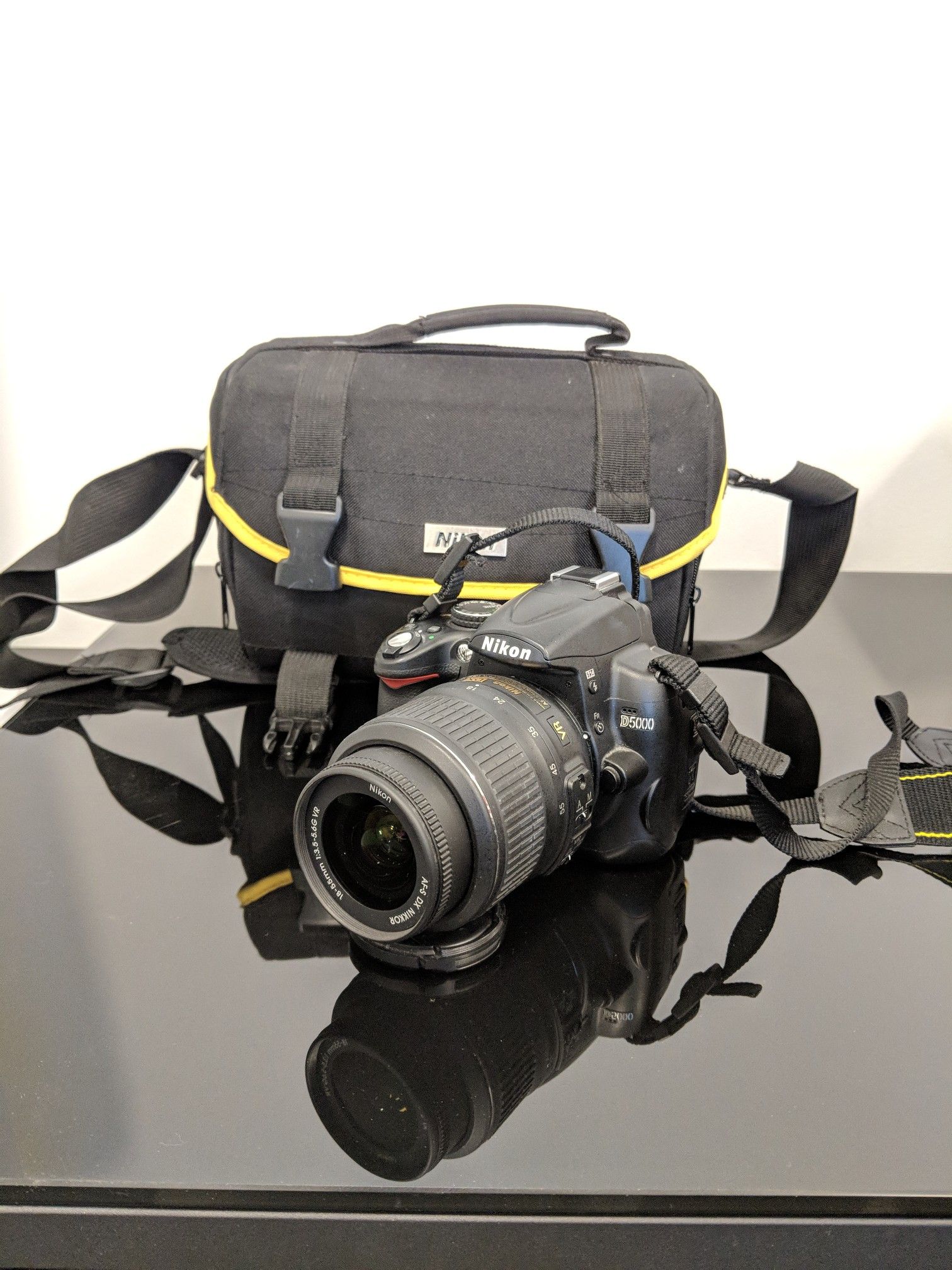 Nikon D5000 with 18-55mm Len and Travel Bag