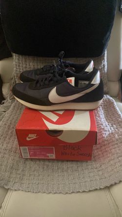 NIKE DAYBREAK, Size 7.5 Women’s