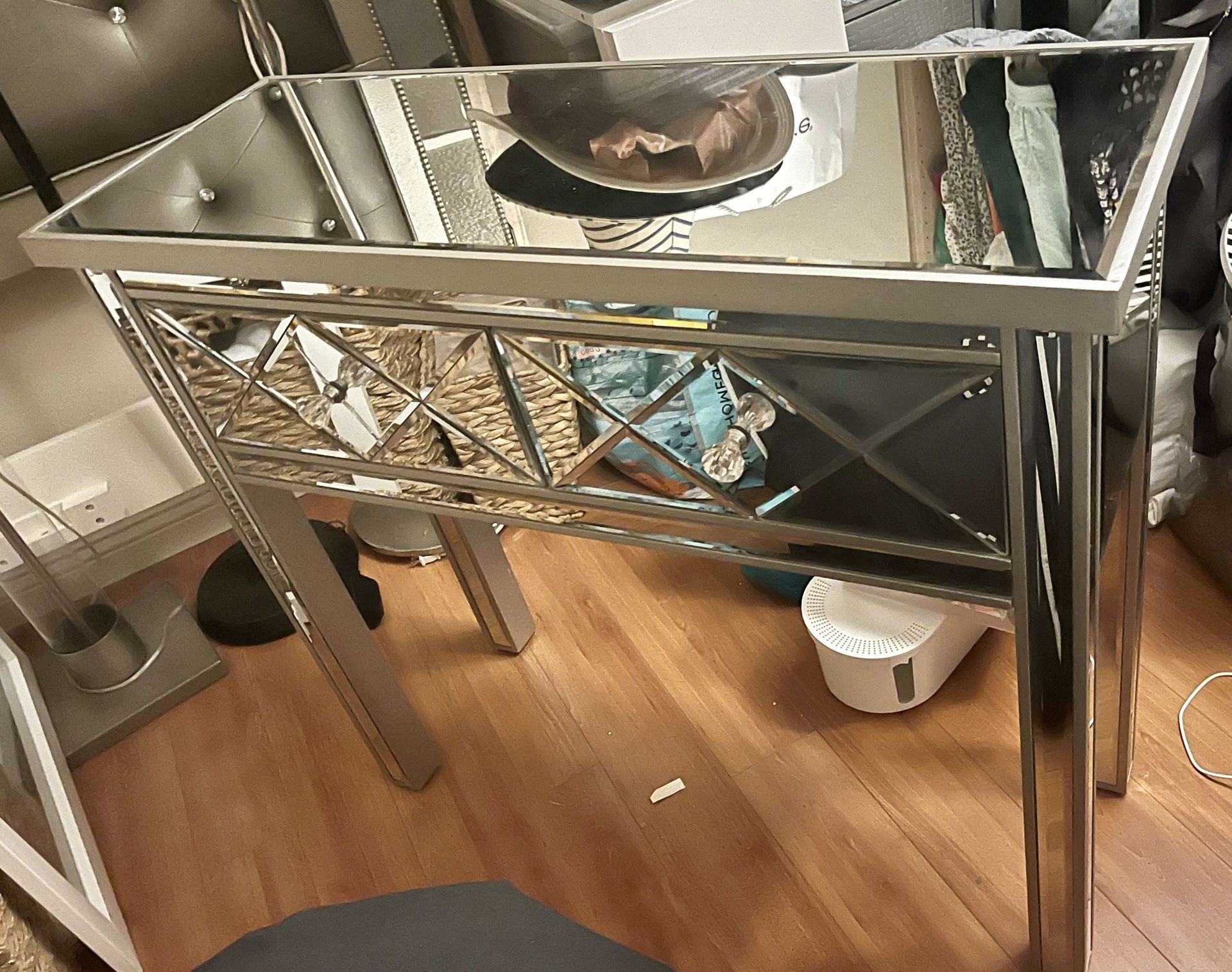 Beautiful Entry Mirror Table, Vanity or desk