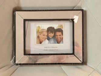 New 4X6 Mirror Photo Frame