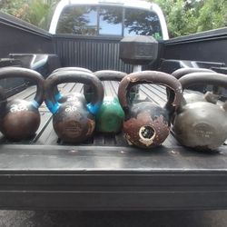 USED  KETTLEBELLS   •. PRICES FOR SINGLES.  •  :   15 LB. = $20 / 22 LB. = $27  / 26 LB.  = $32  /  30 LB.  =  $37  / 35 LB.  = $42  /  35 LB.  =  RUB
