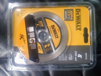 3 DeWalt blades