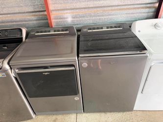 Whirlpool  xl removable agitator washer and. Dryer  electric  matching set