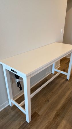 NEGOTIABLE $200 White Table with Outlet