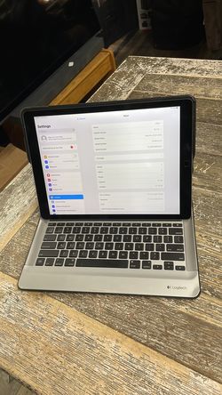 Ipad pro 12.9 1st generation 32gb with keyboard $150