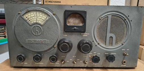 Vintage Hallicrafters Sky Champion model S-20R