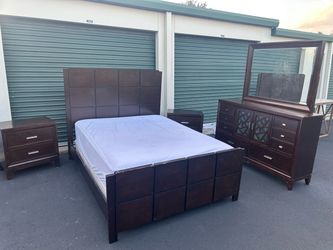 Queen size bed set cash only