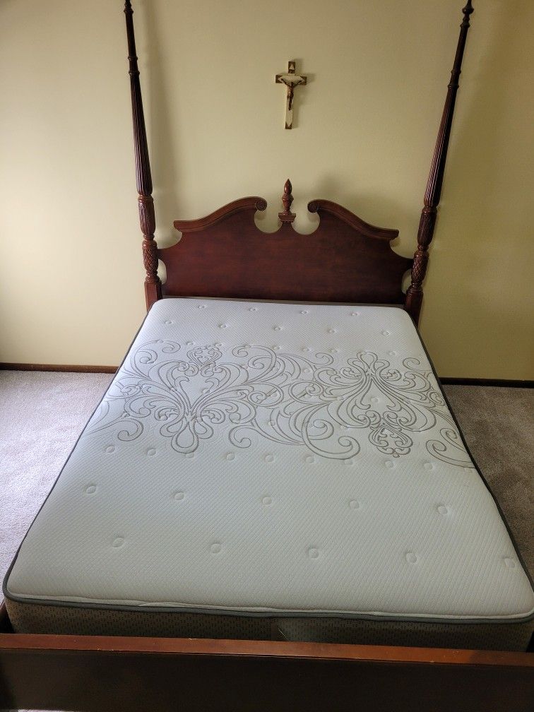 Queen Size Bed And Dresser