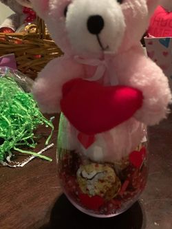 Canasta Para. El Día De San Valentín Y Fresas