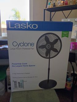 Cyclone large room pedestal fan