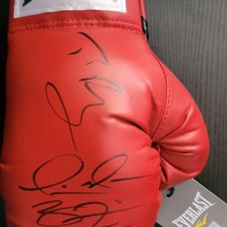 TYSON FURY V DEONTAY WILDER AUTOGRAPHED GLOVE!