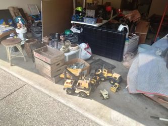 garage sale  7912 161st Ave NE  Lake Stevens  98258
