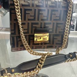 KAN U Fend I Purse (7.5X6.25”) Very Very Mint