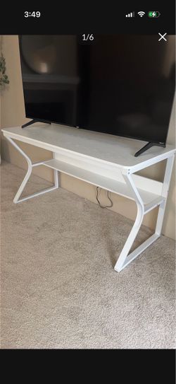 Large new desk great quality