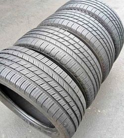Set 205/55-16 michelin con el 80% de vida