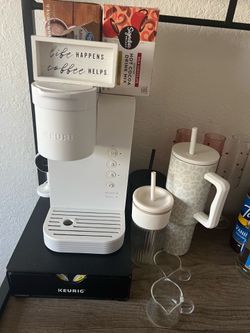Keurig coffee machine with drawer