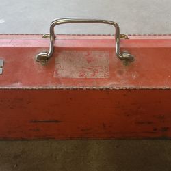 Vintage Western Auto Toolbox With Tray