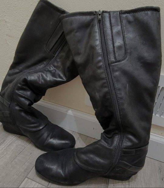 Women’s Black Boots