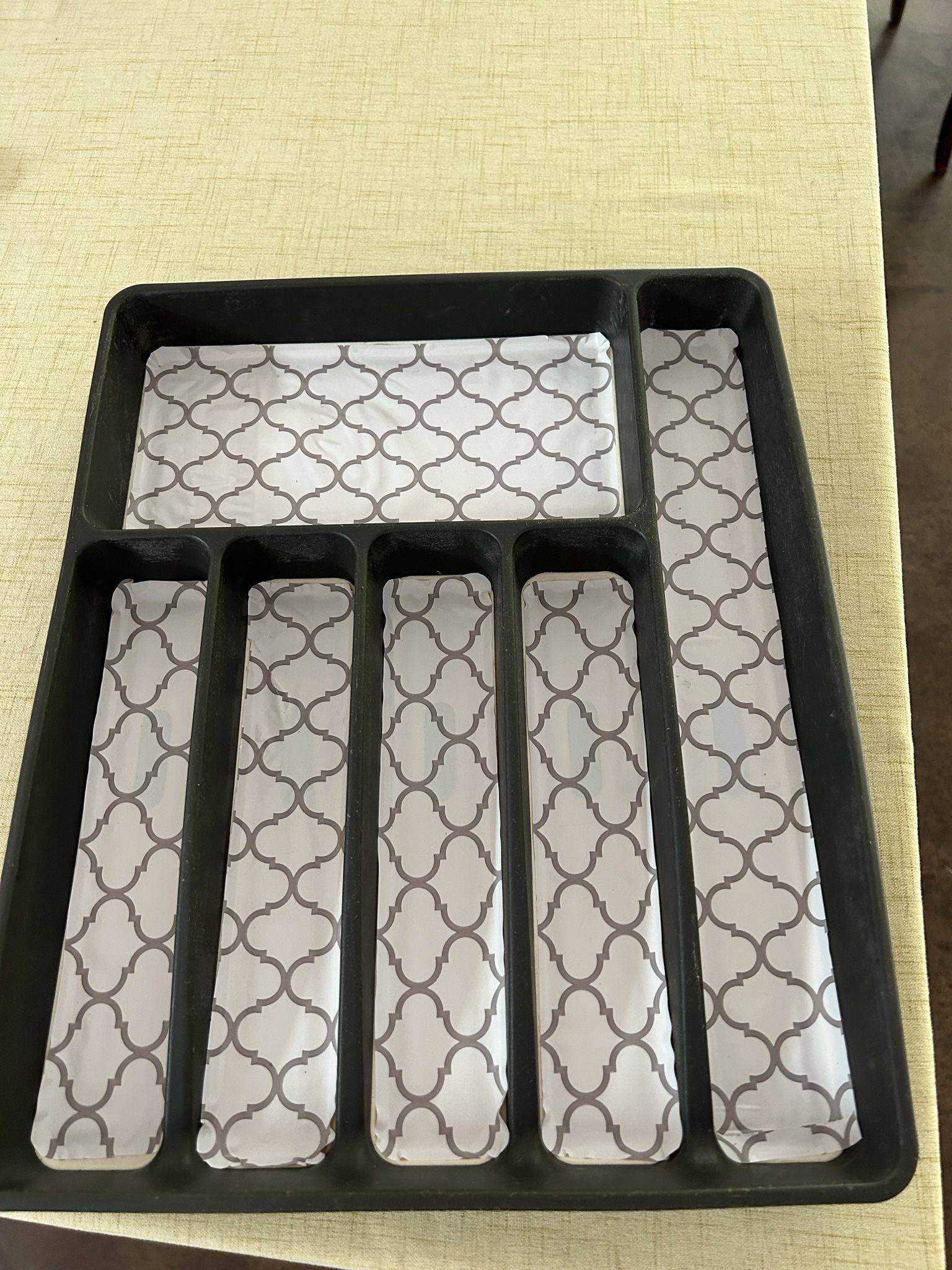 Plastic Silverware-  6 Compartments For Utensils 