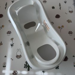Baby bathtub in excellent condition