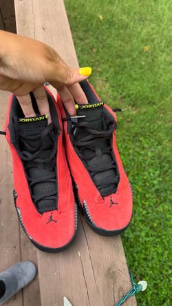 Jordan 14 retro Ferraris